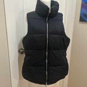 Old Navy Puffer Vest - L